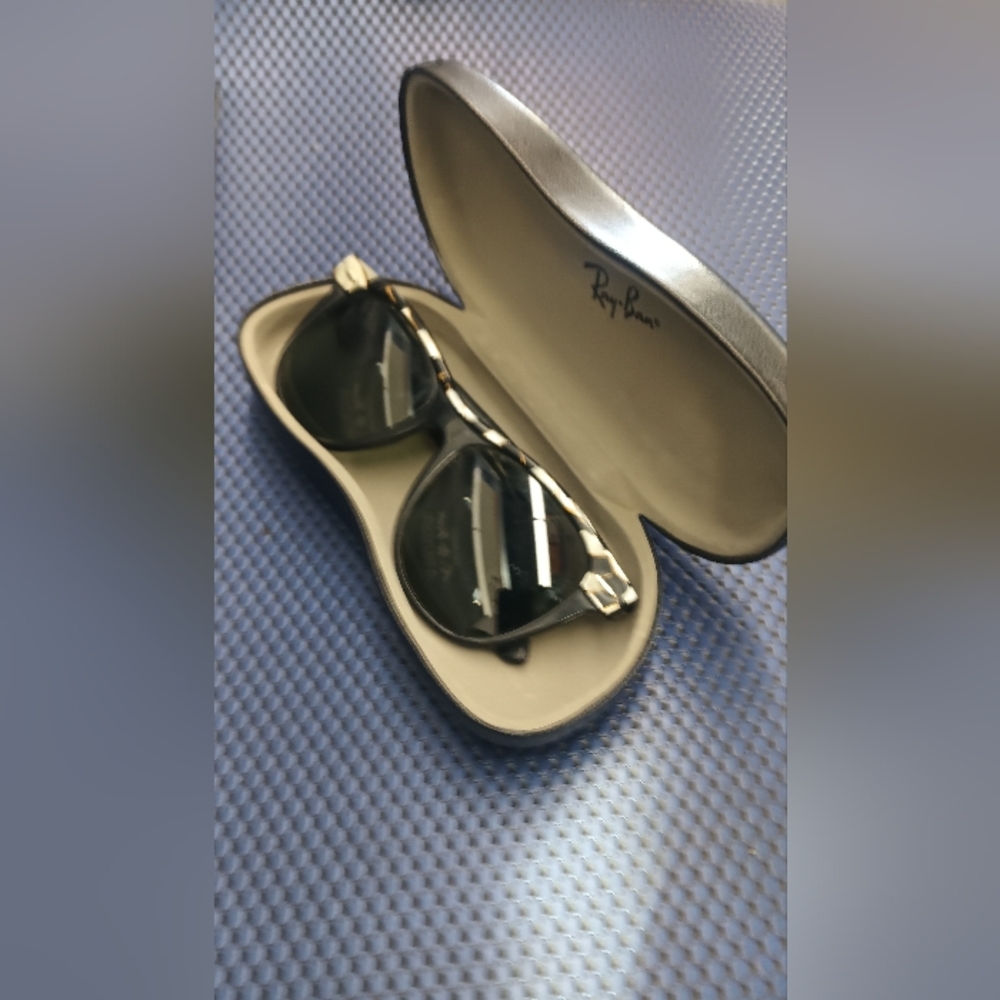 Vintage RAY-BAN B&L U.S.A WAYFARER SHINY MOSAIC PEARL G-15 GLASS SUNGLASSES